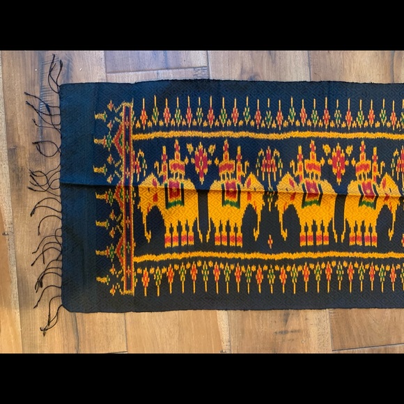 Scarf - Picture 2 of 4